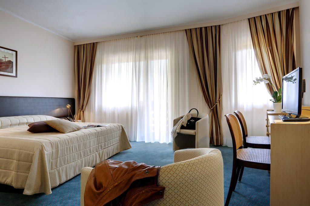 Grand Hotel Presolana Кастионе дела Презолана Стая снимка